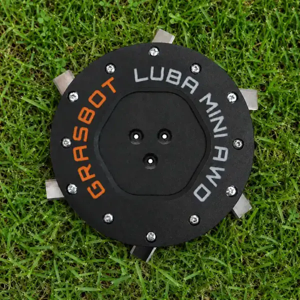 Mähteller für Mammotion LUBA MINI AWD im Rasen